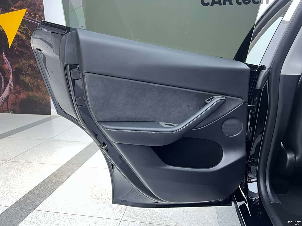Tesla Model Y, 2021 27
