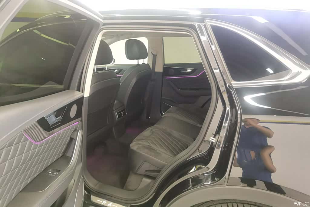 Hongqi HS5, 2021 11