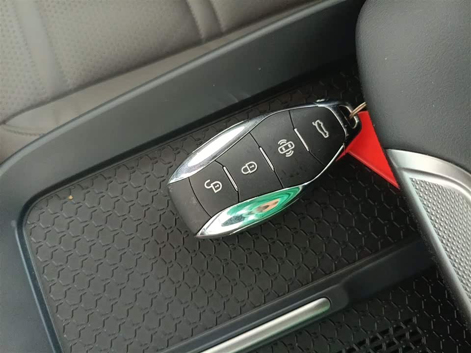 Hongqi EH7 Hongqi EH7