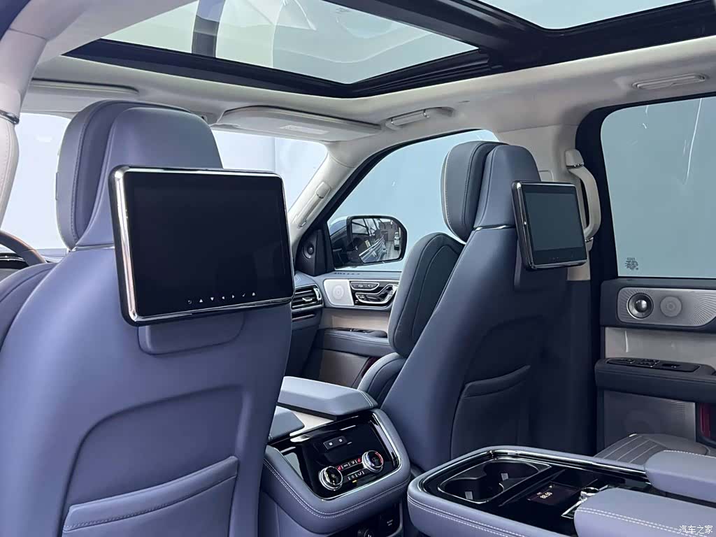 Lincoln Navigator, 2019 14