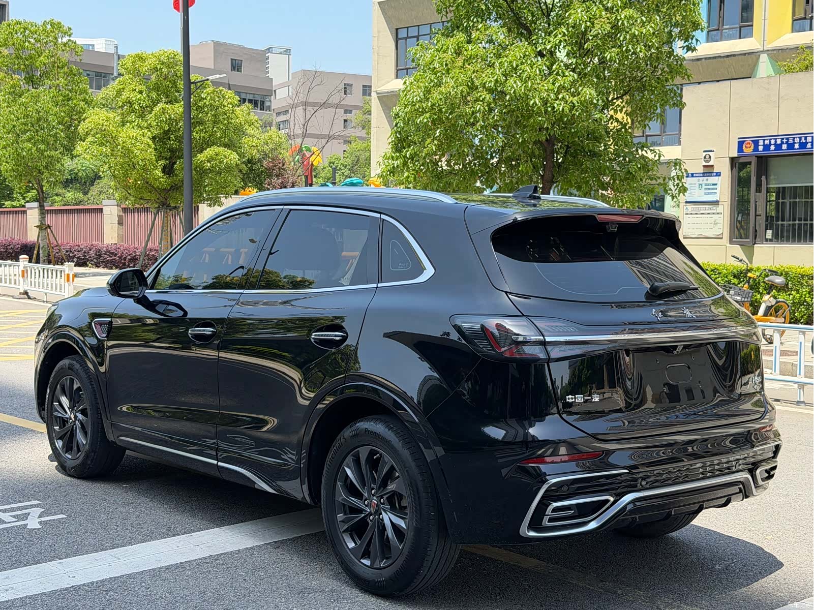 Hongqi HS5, 2023 10