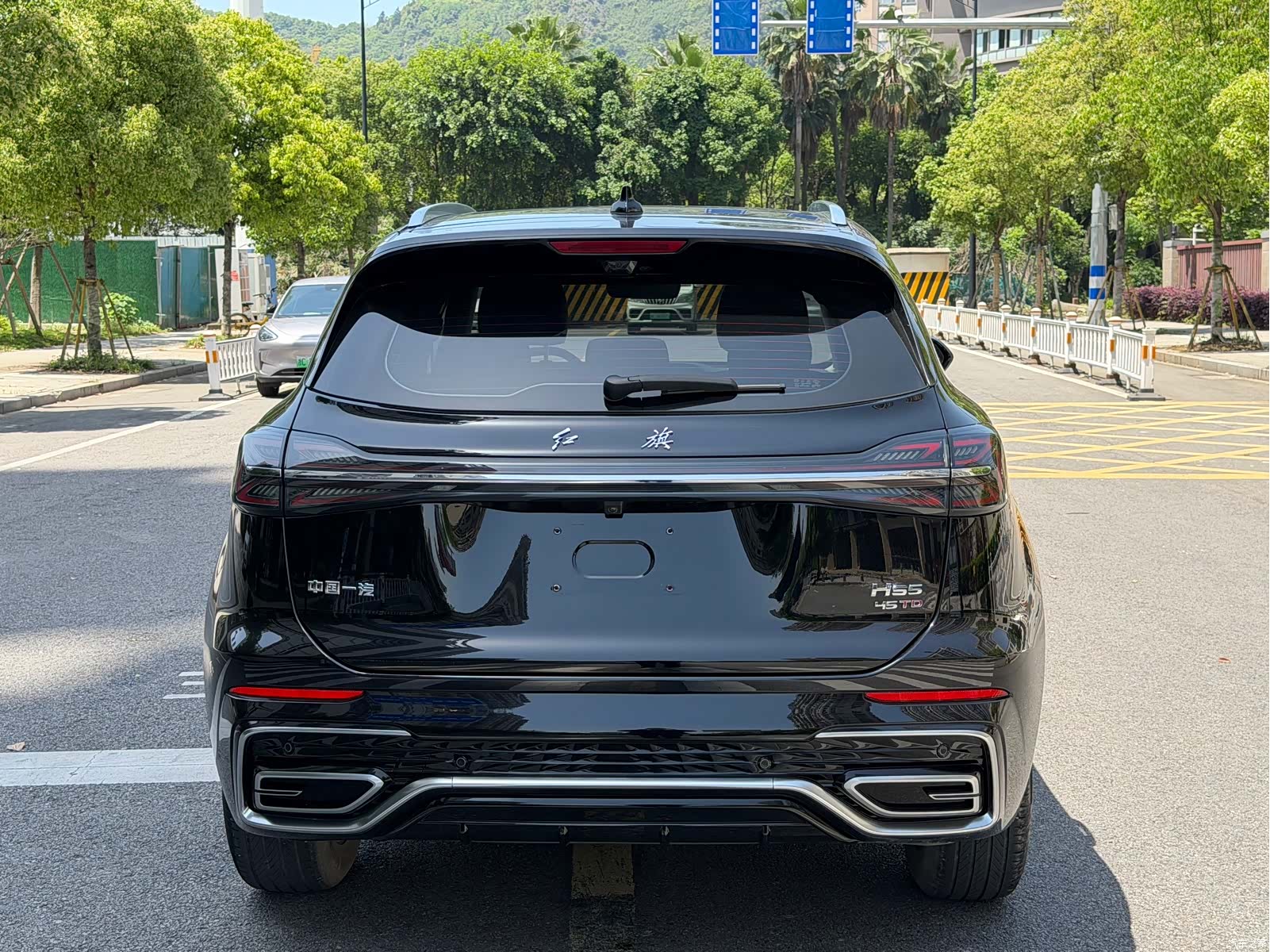 Hongqi HS5, 2023 9