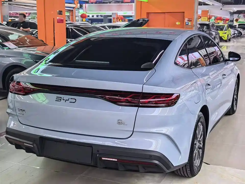 BYD Qin L BYD Qin L