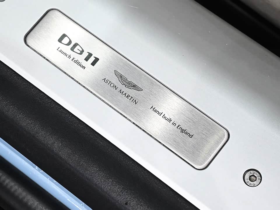 Aston Martin DB11