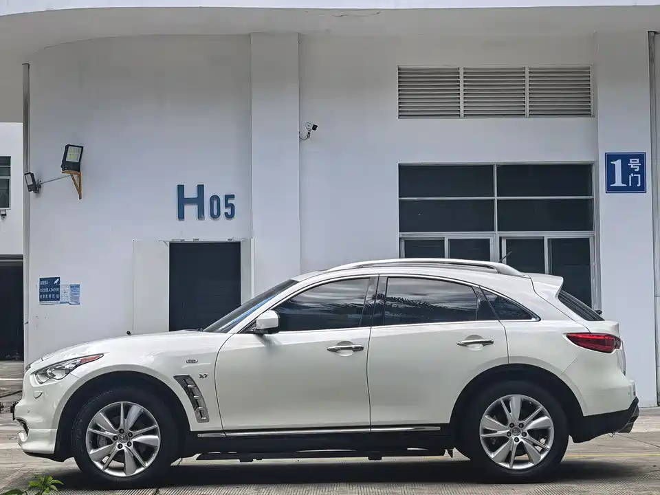 Infiniti QX70 Infiniti QX70