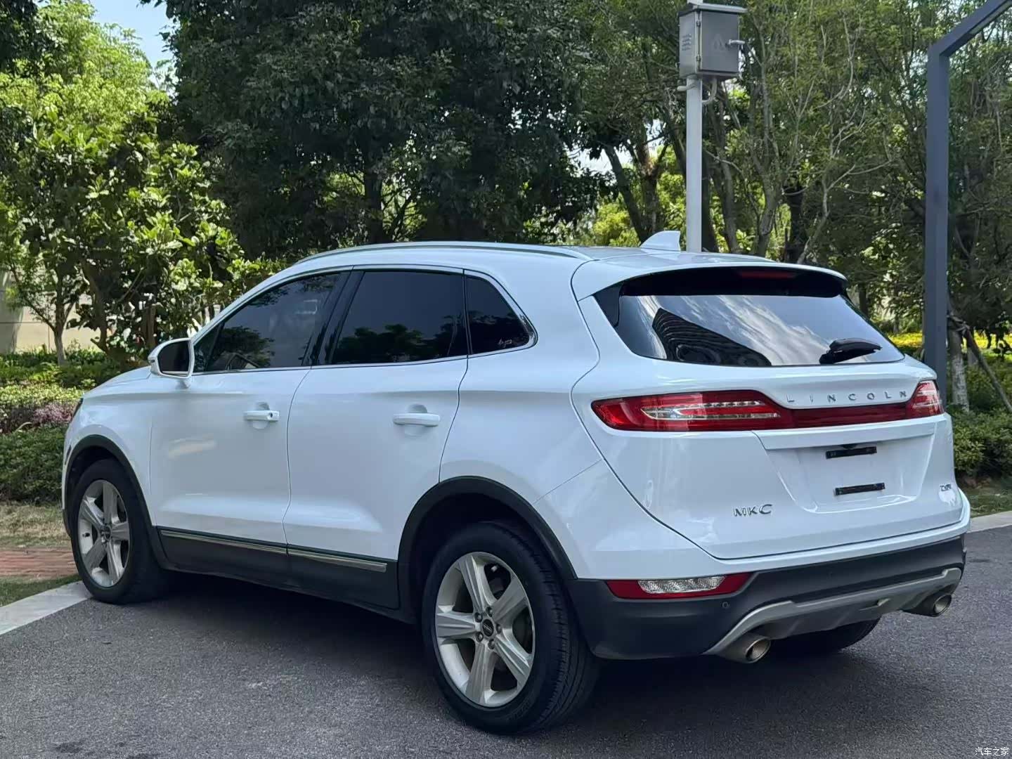 Lincoln MKC, 2017 8