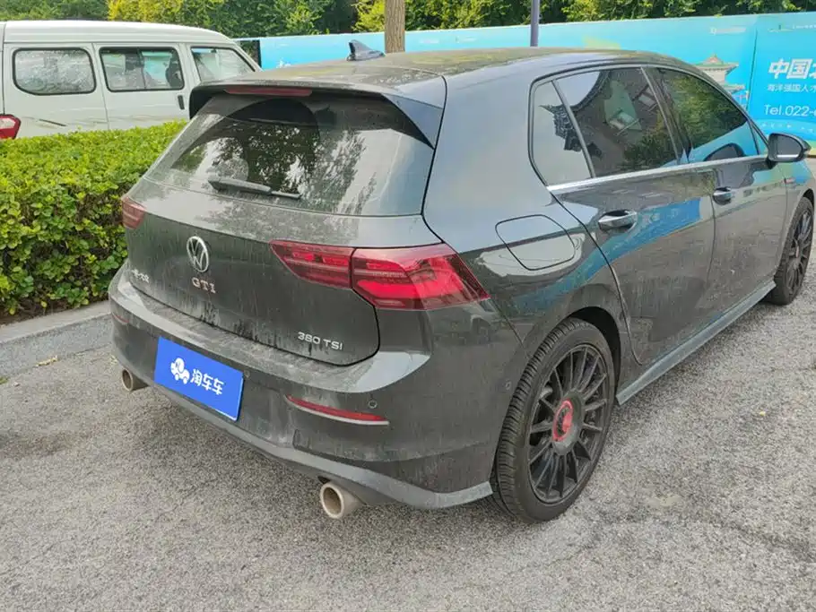 Volkswagen Golf GTI