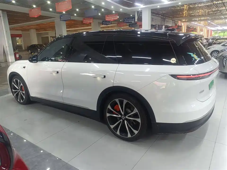 NIO ES8 NIO ES8