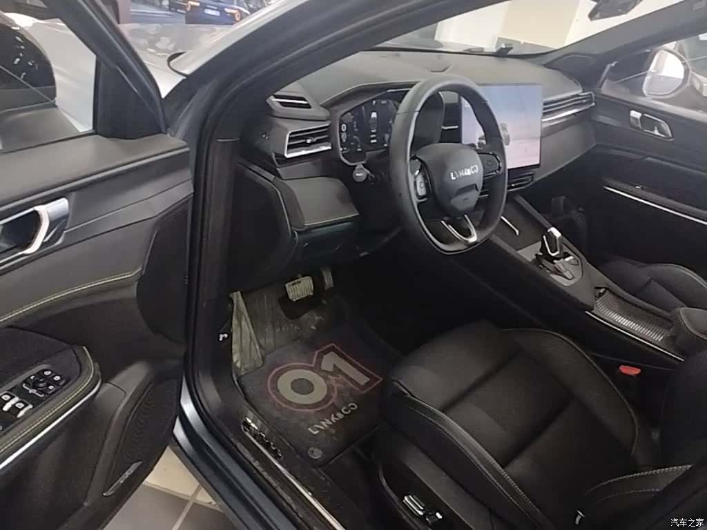 Lynk & Co 01, 2025 16