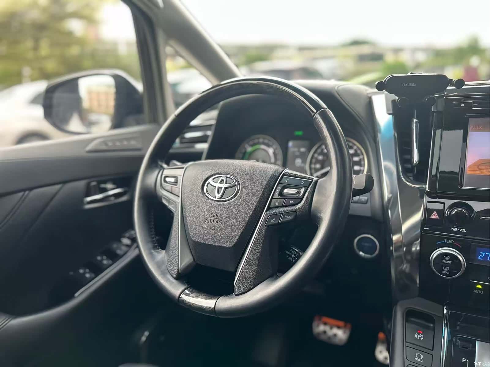 Toyota Vellfire, 2020 17