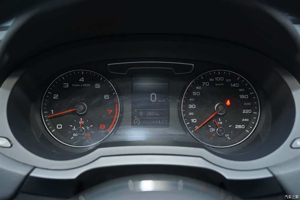 Audi Q3, 2017 6