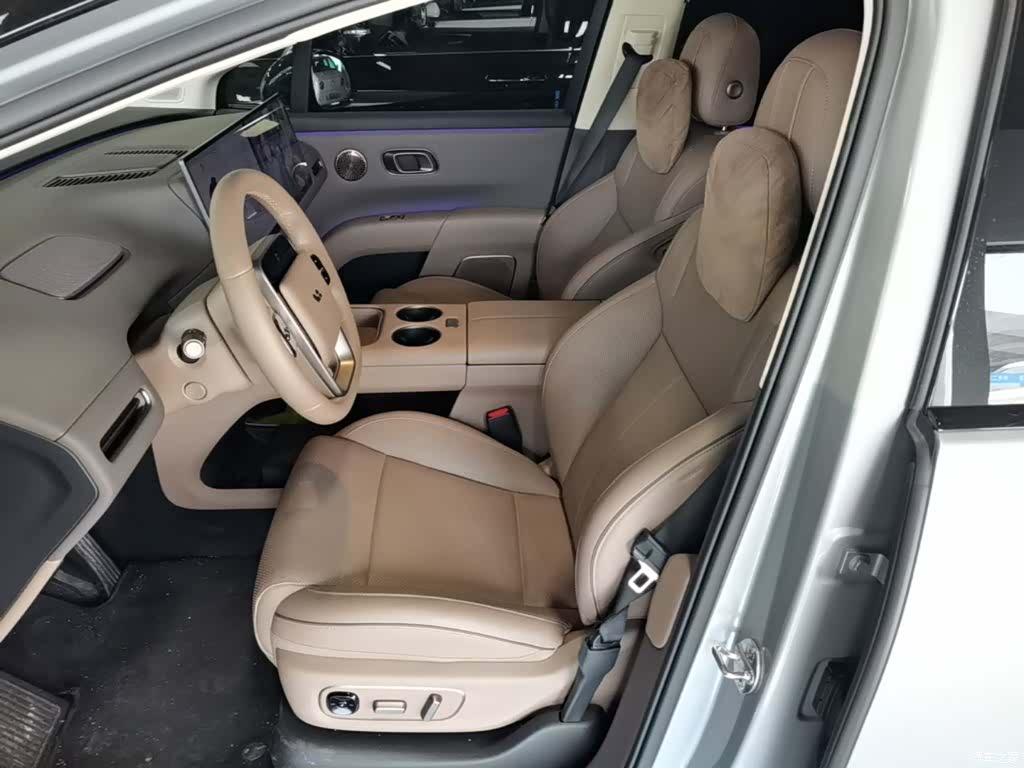 Li Auto i8, 2025 15
