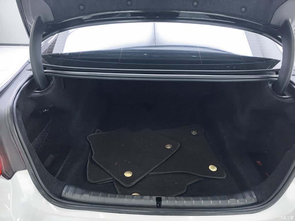 BMW 5 Series, 2018 9