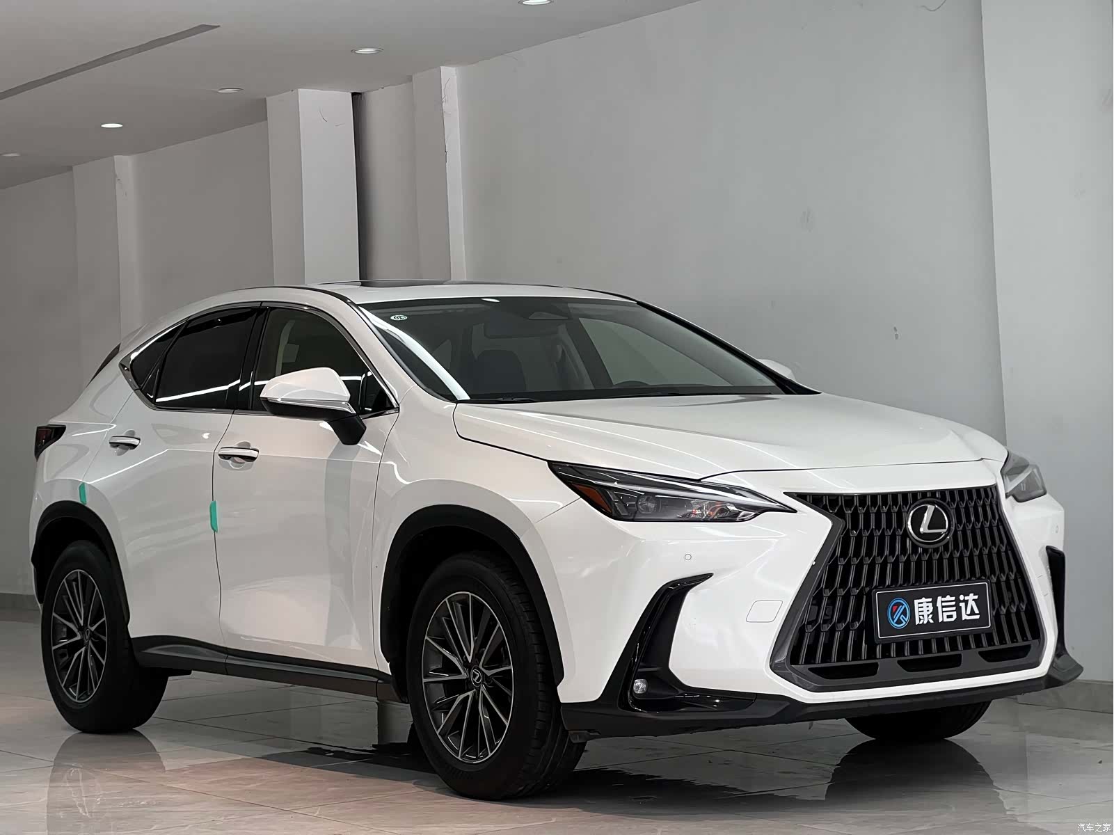 Lexus NX, 2023 3