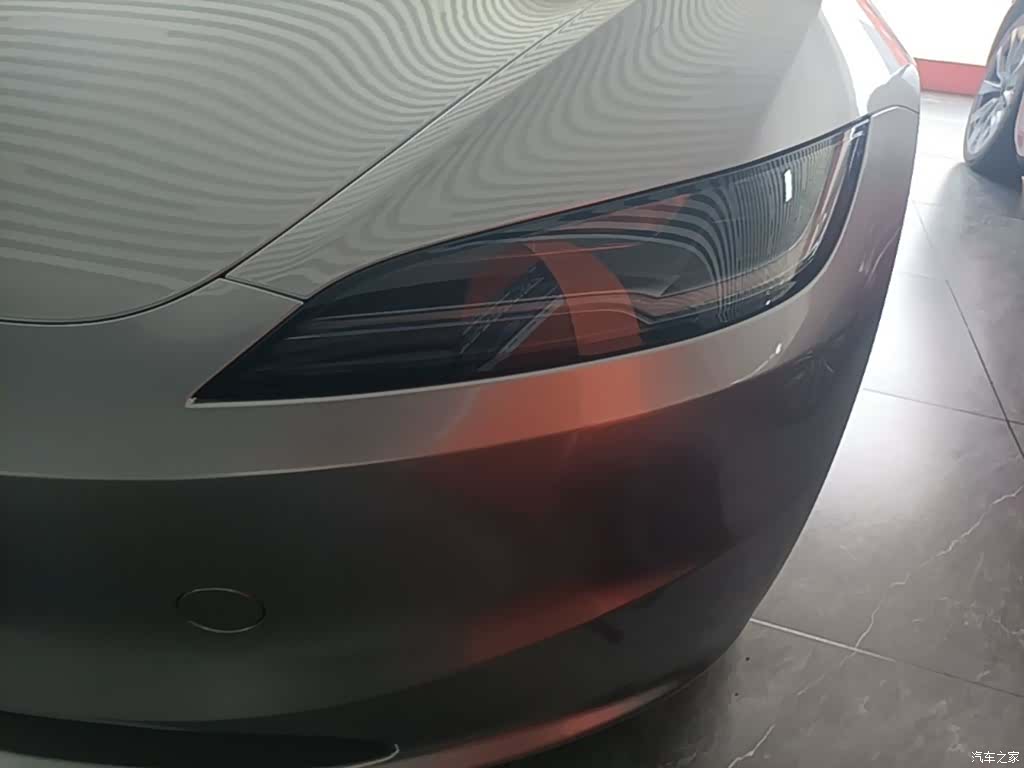 Tesla Model 3, 2025 24