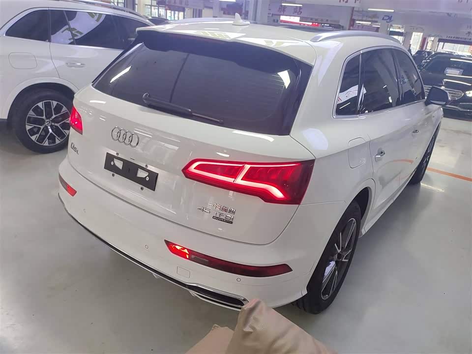 Audi Q5L Audi Q5L