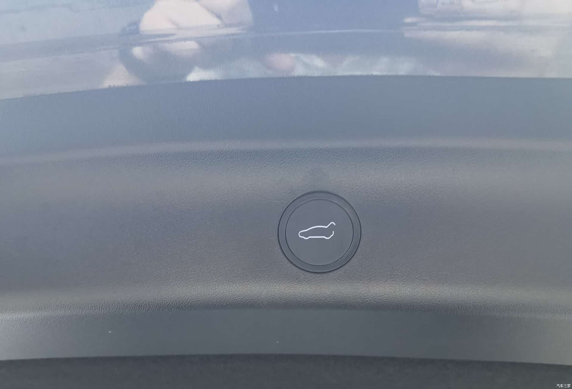 Tesla Model Y, 2024 14