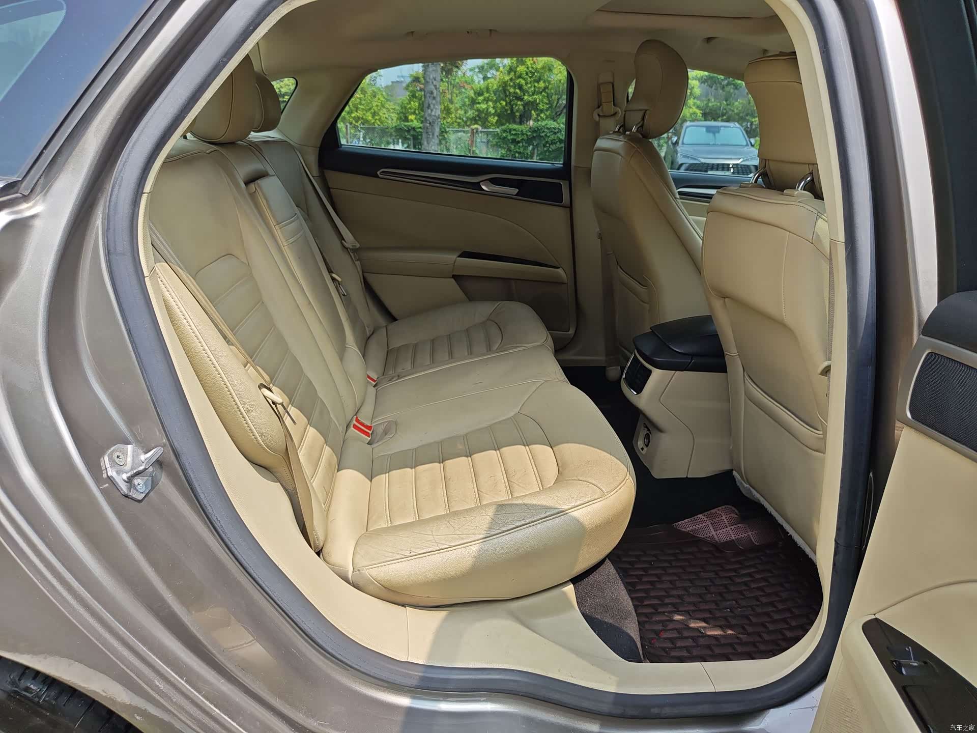 Ford Mondeo, 2013 13