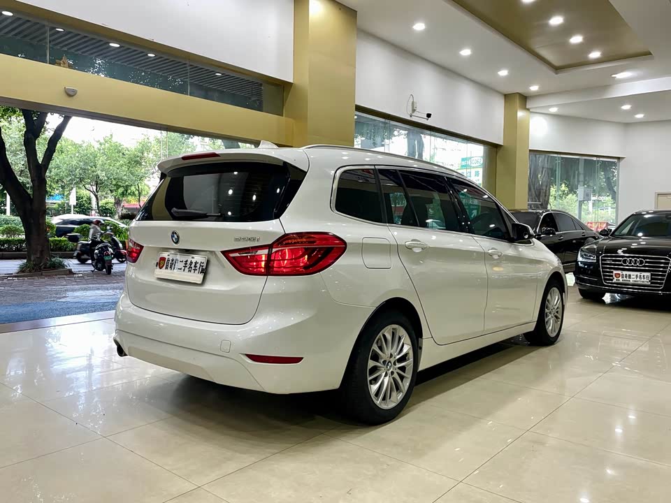 BMW 2 series multifunctional station wagon