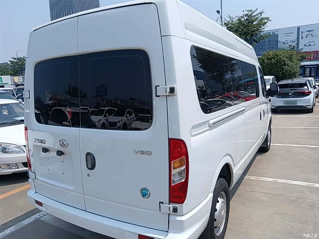 Maxus V80, 2022 7