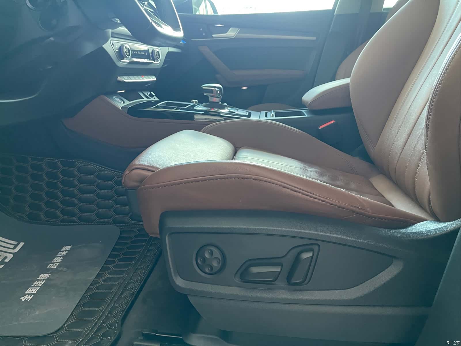 Audi Q5L, 2022 9