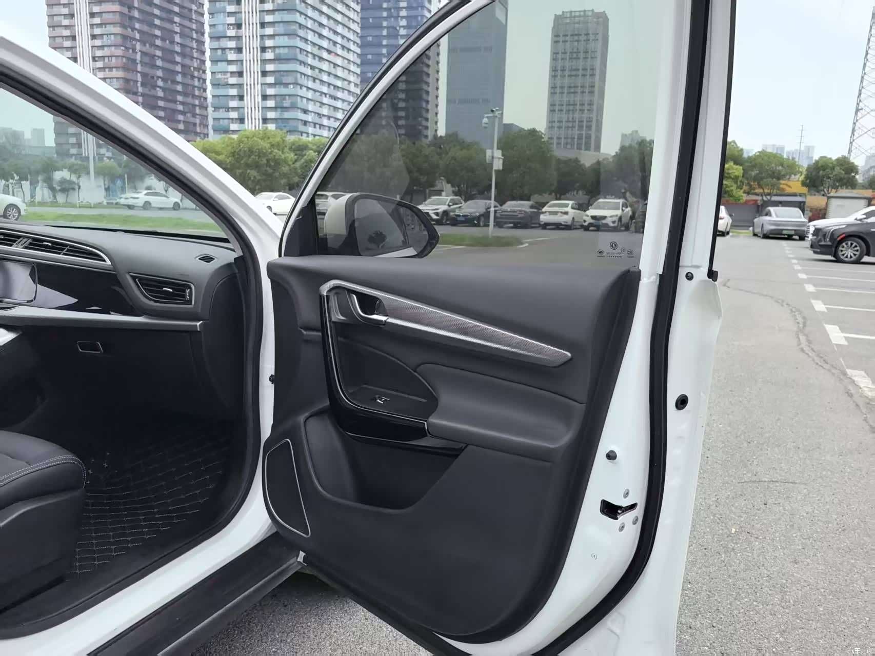 DongFeng AX7, 2020 15
