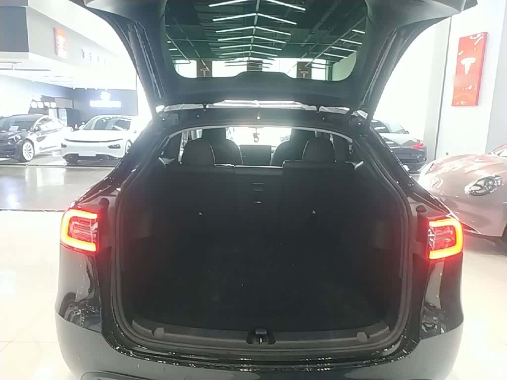 Tesla Model Y, 2023 19