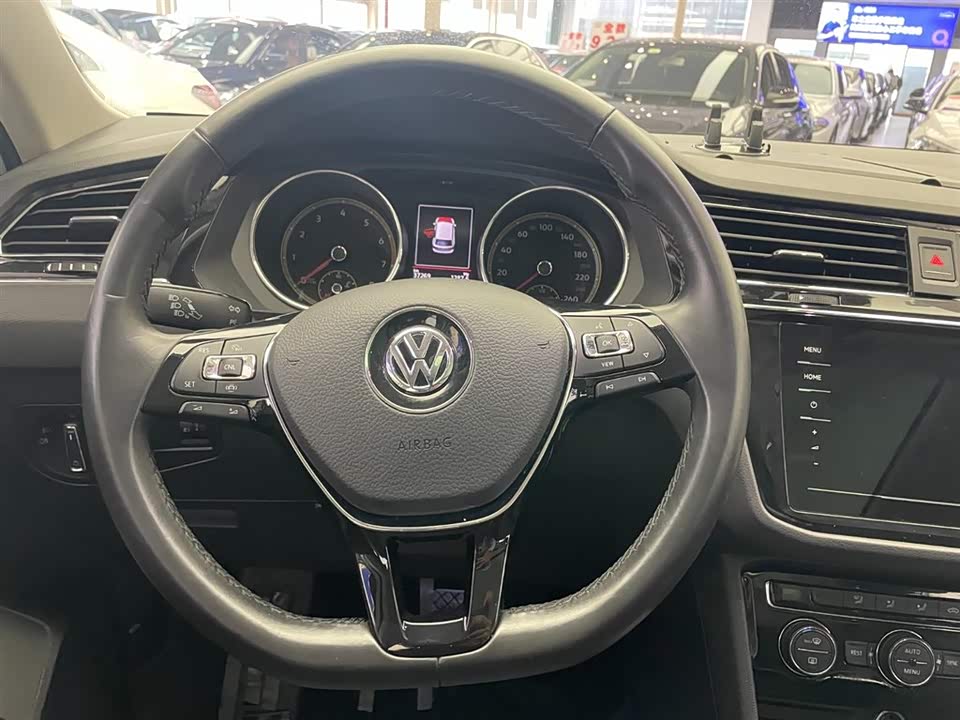 Volkswagen Tiguan L