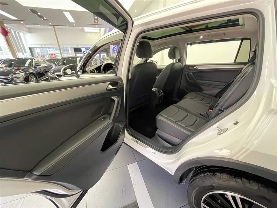 Volkswagen Tiguan L