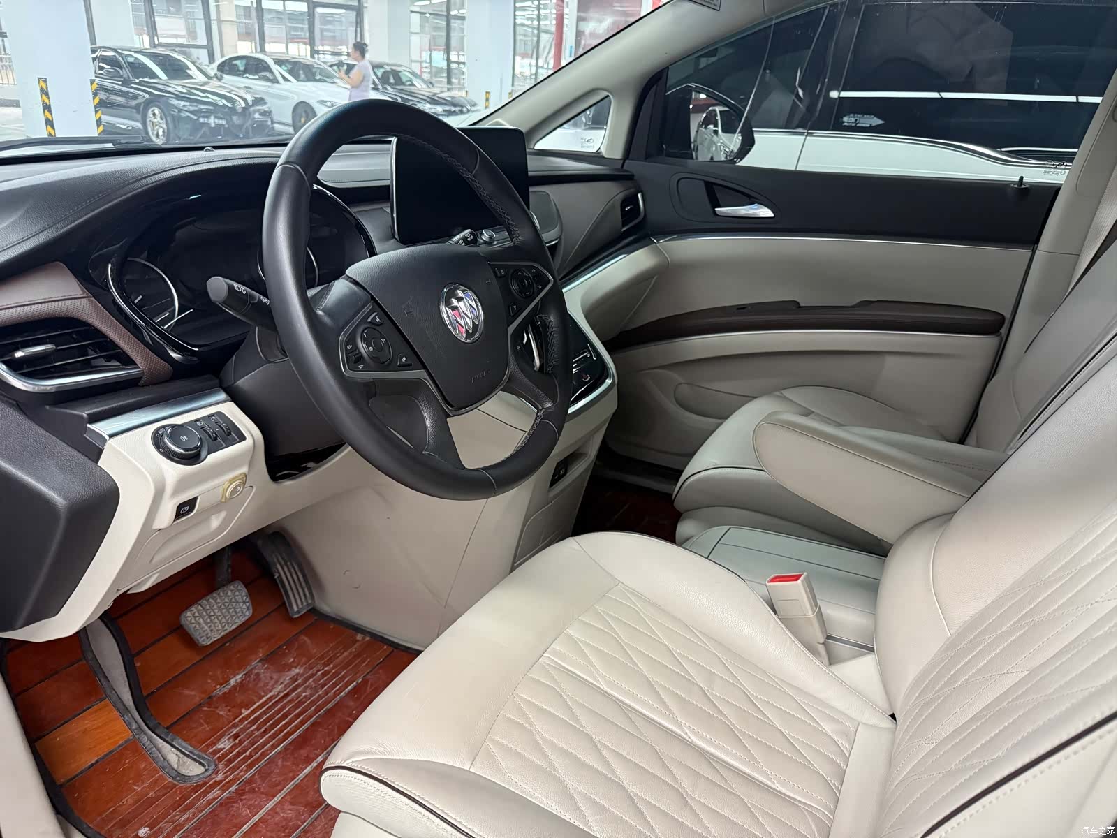 Buick GL8, 2021 все фото