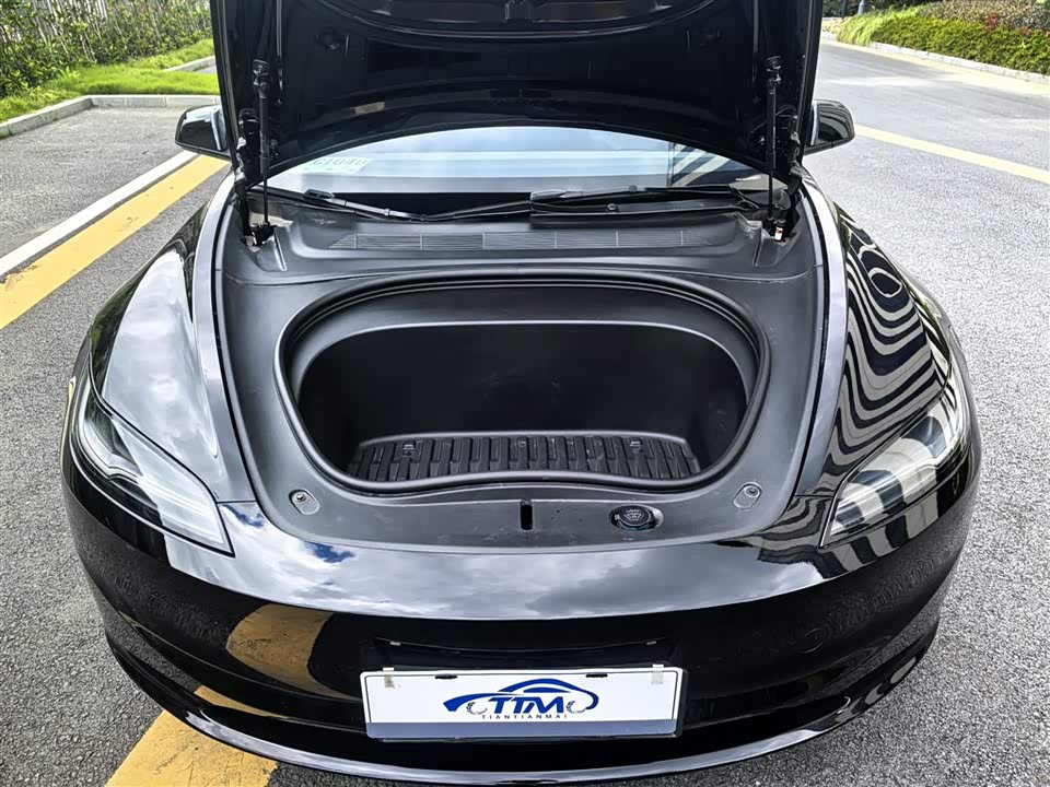 Tesla Model 3 Tesla Model 3