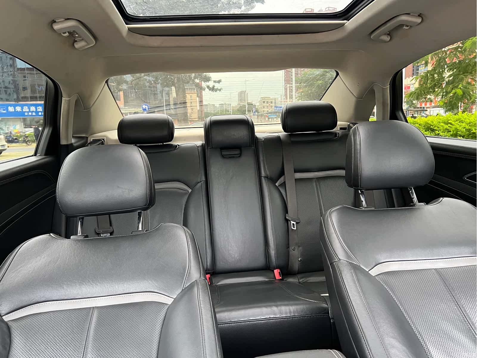 Ford Taurus, 2016 15