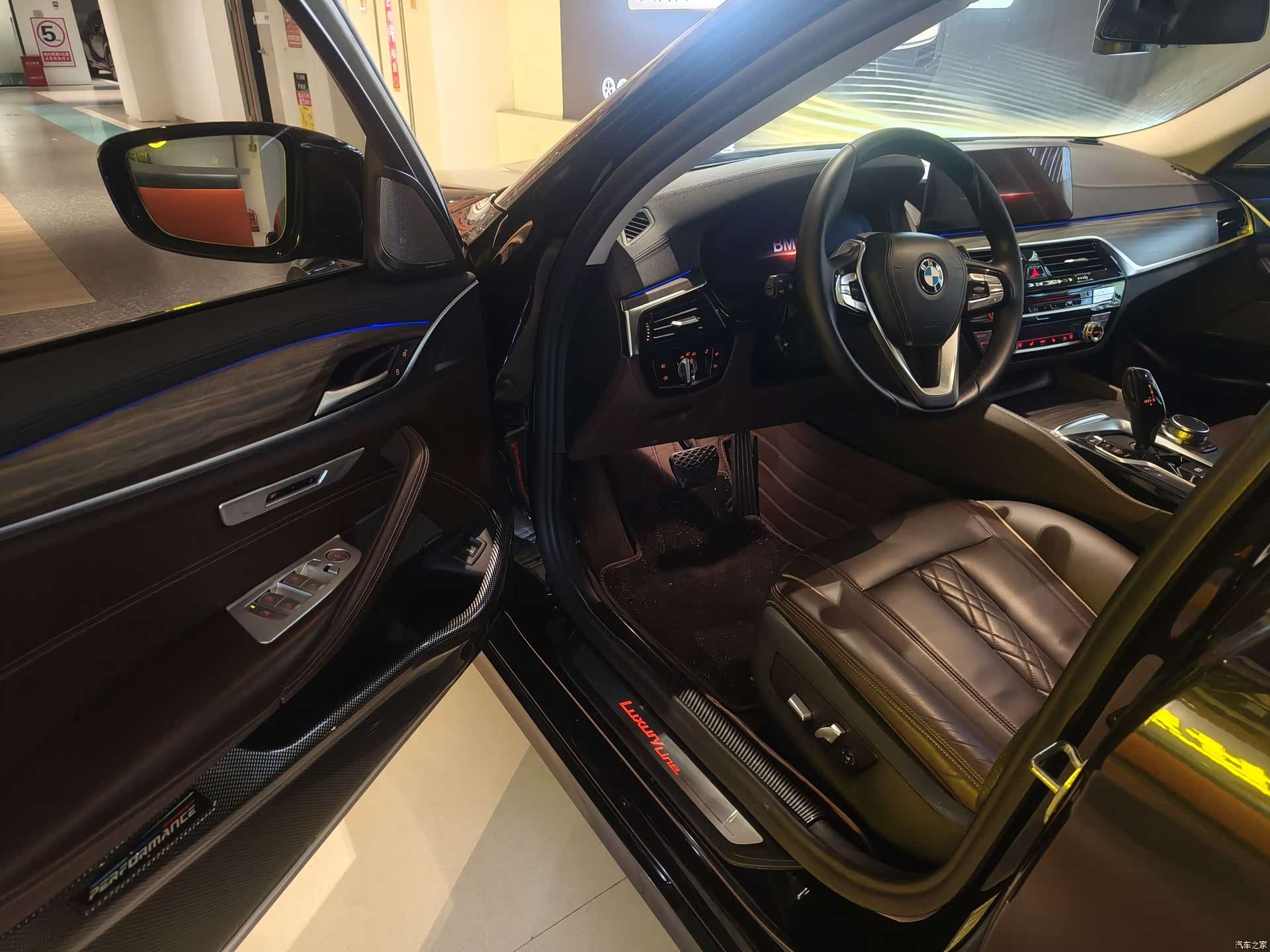 BMW 5 Series, 2018 все фото