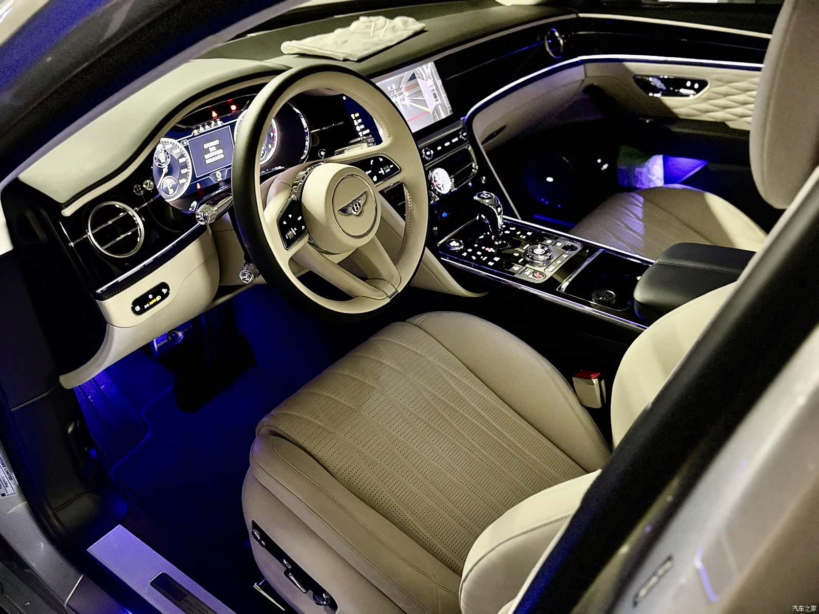 Bentley Flying Spur, 2023 20