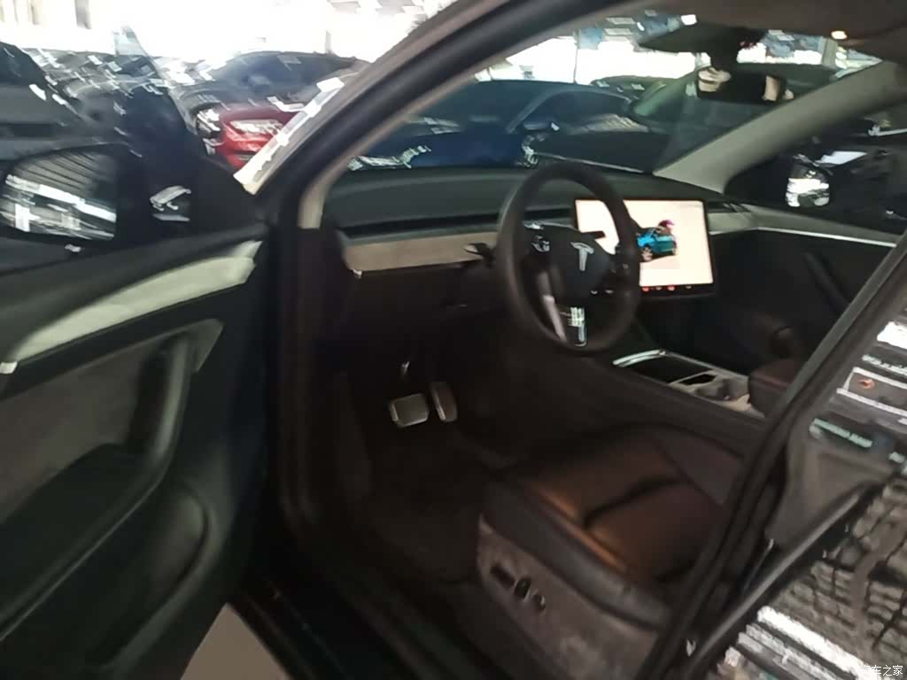 Tesla Model Y, 2022 16
