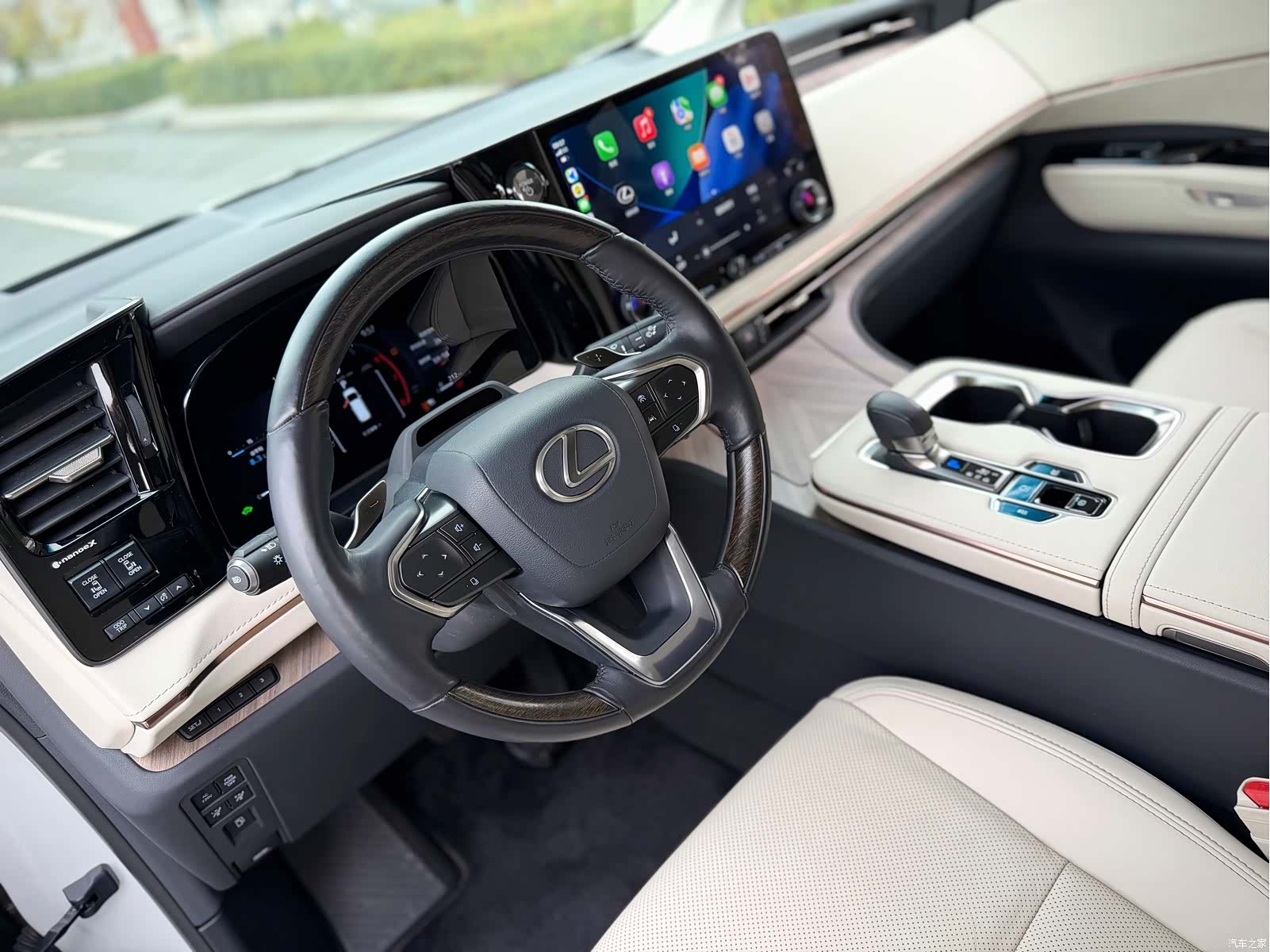Lexus LM, 2024 10