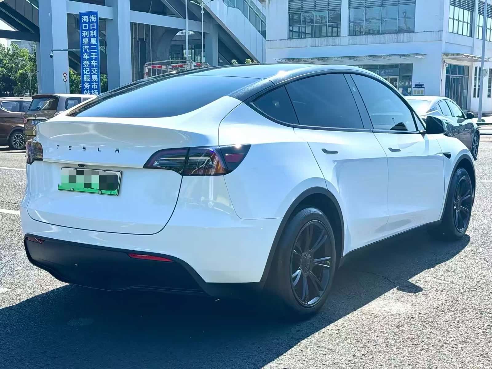 Tesla Model Y, 2024 7