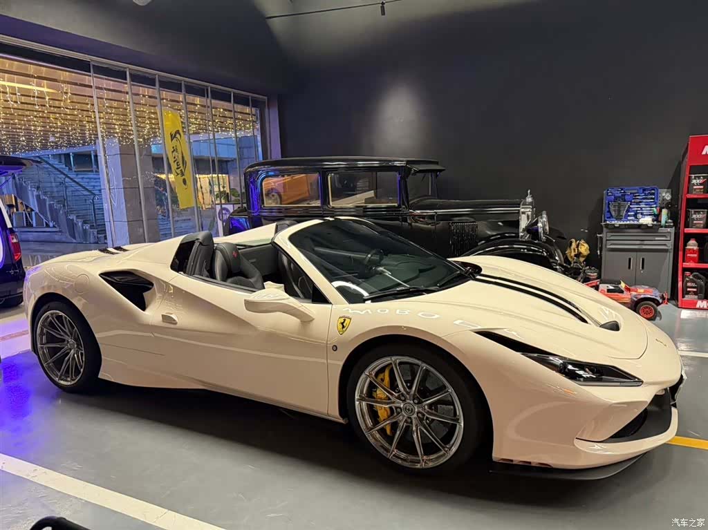 Ferrari F8, 2021 3