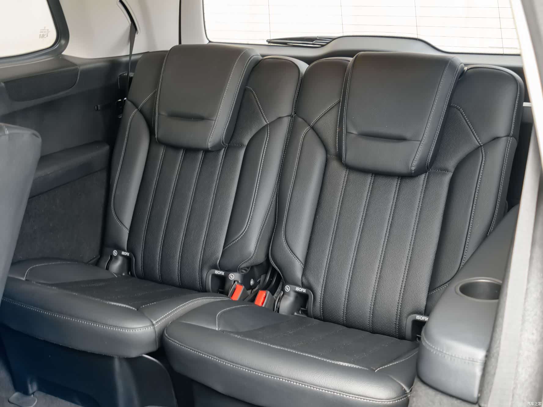 Mercedes-Benz GLS, 2026 11