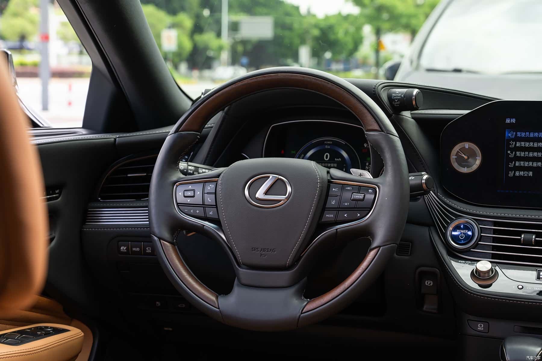 Lexus LS, 2021 14