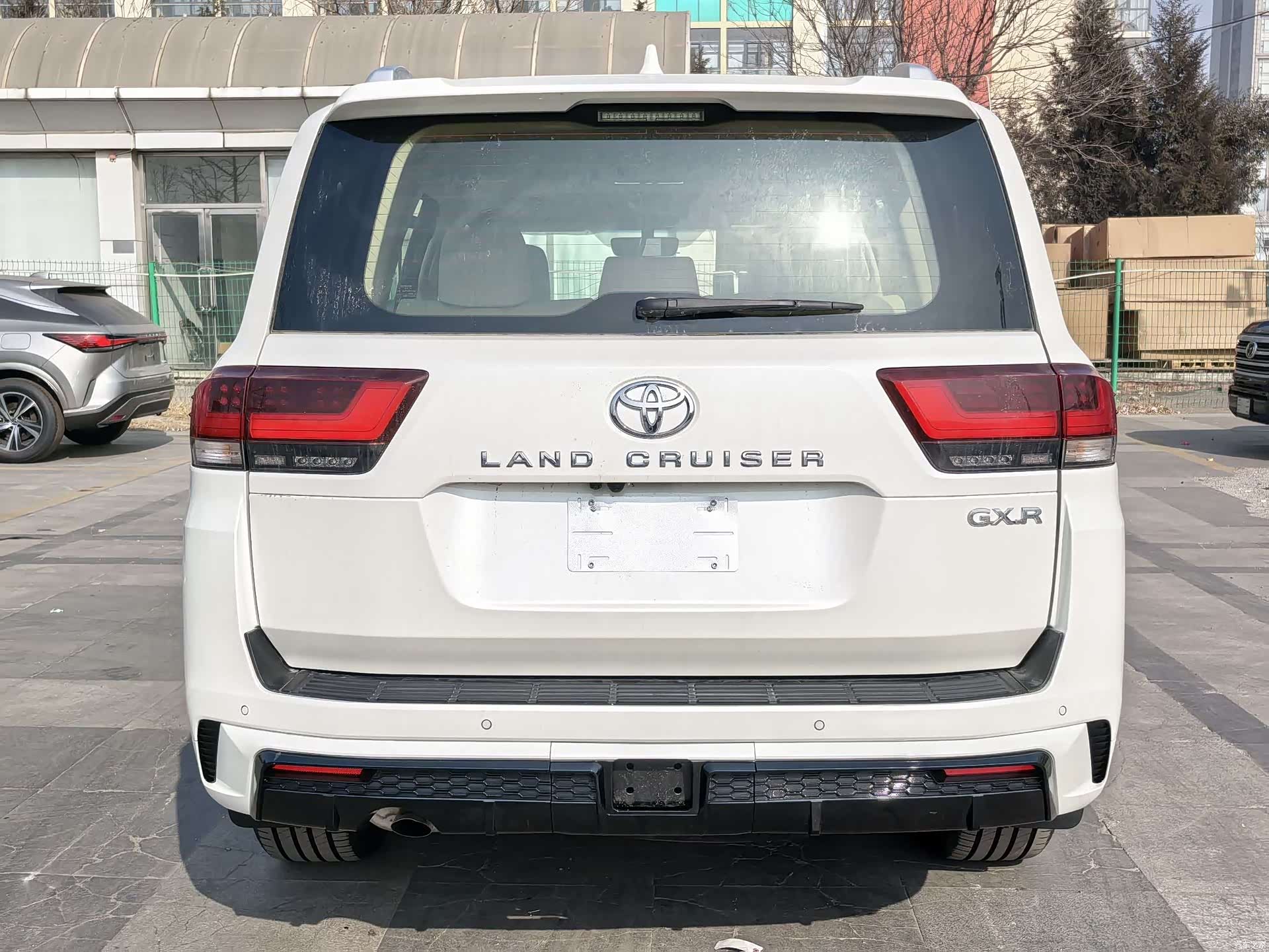 Toyota Land Cruiser, 2026 все фото