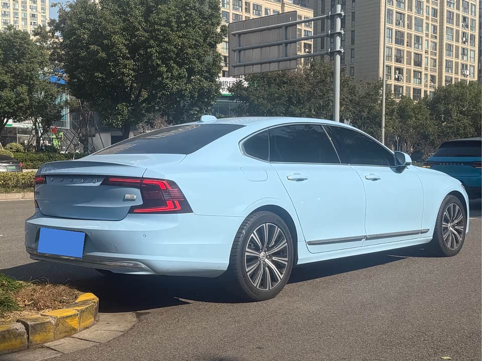 Volvo S90