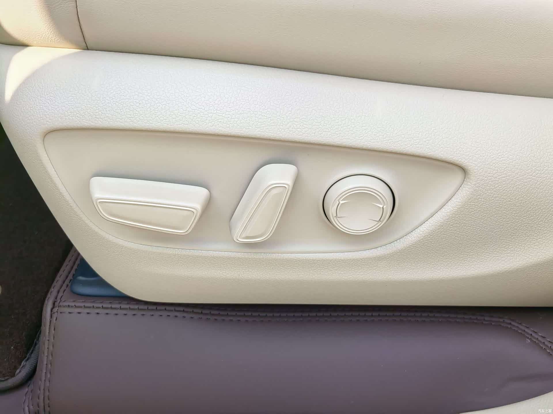 Toyota Land Cruiser, 2026 21