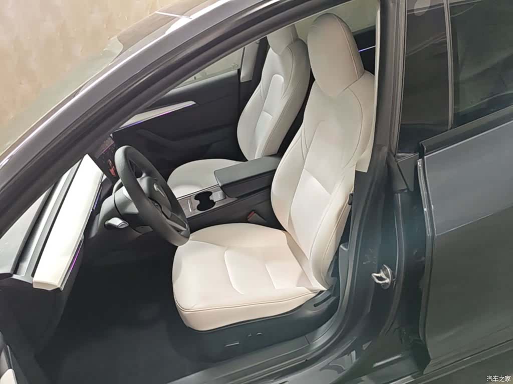Tesla Model 3, 2023 15