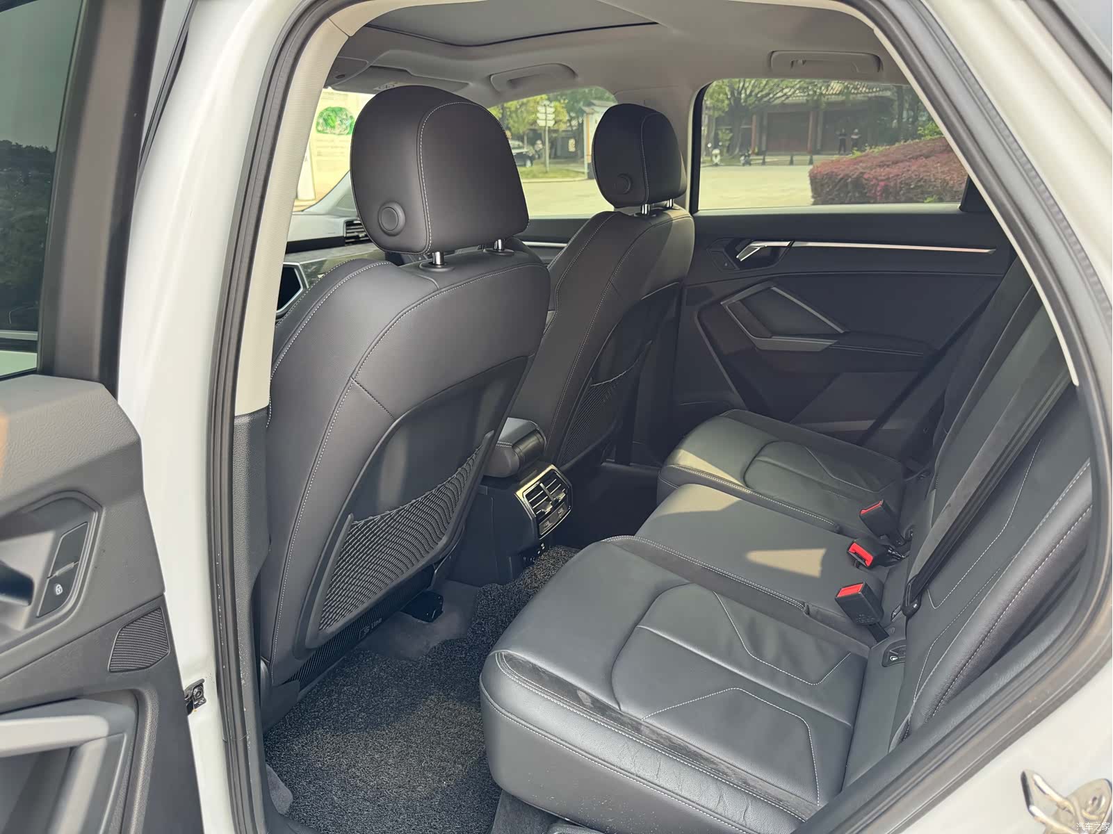 Audi Q3, 2021 11