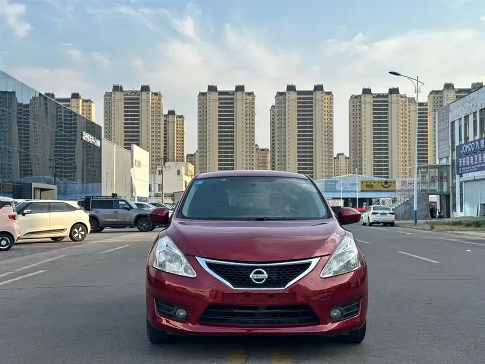 Nissan TIIDA
