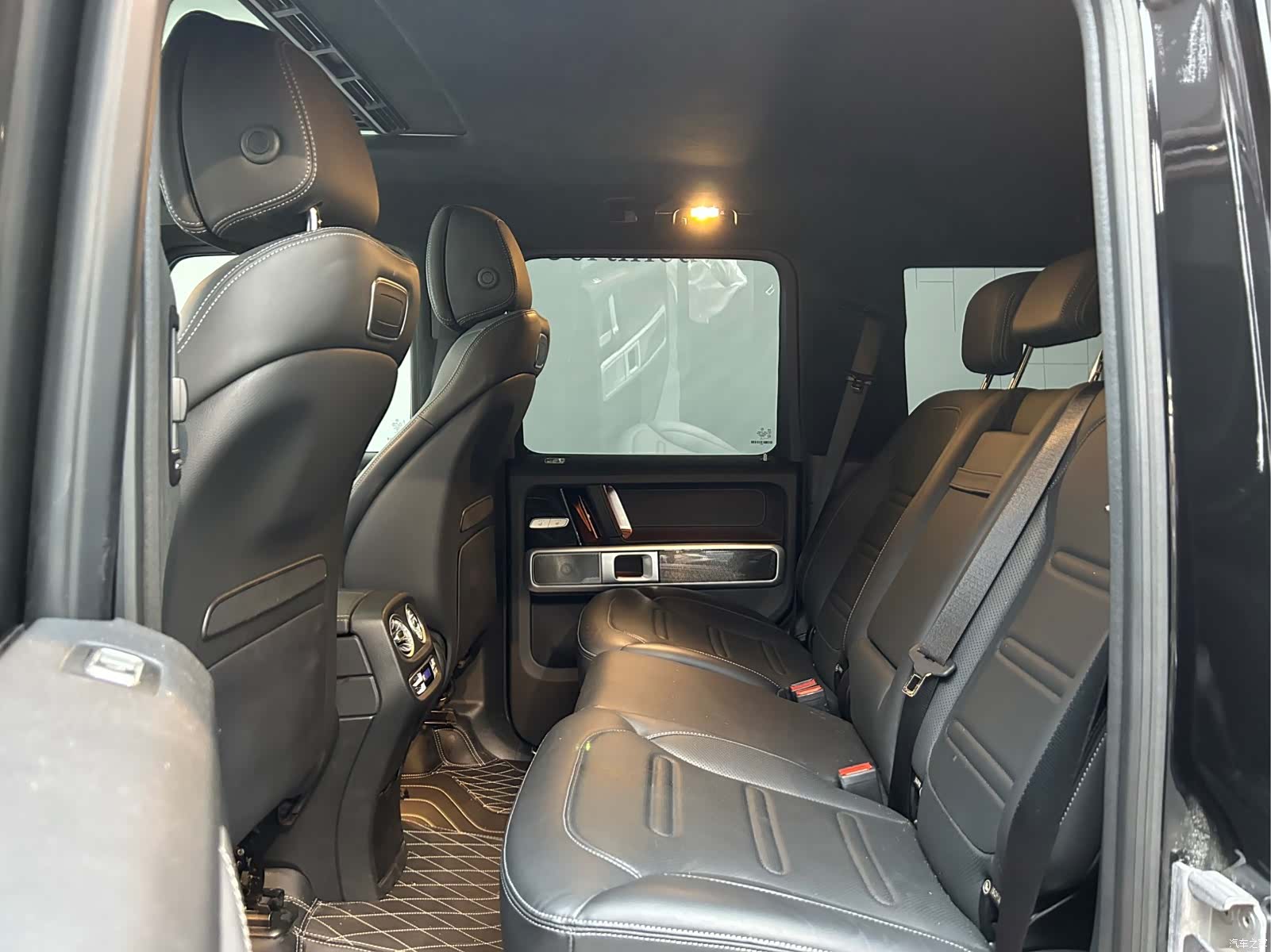 Mercedes-Benz G-Class, 2023 18