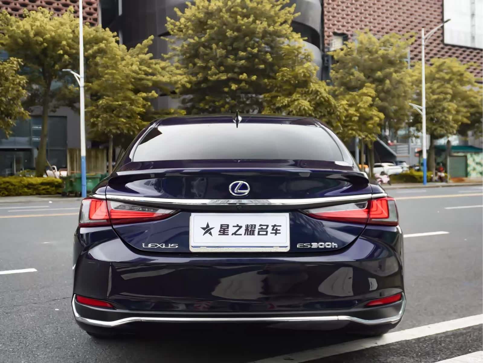 Lexus ES, 2020 4