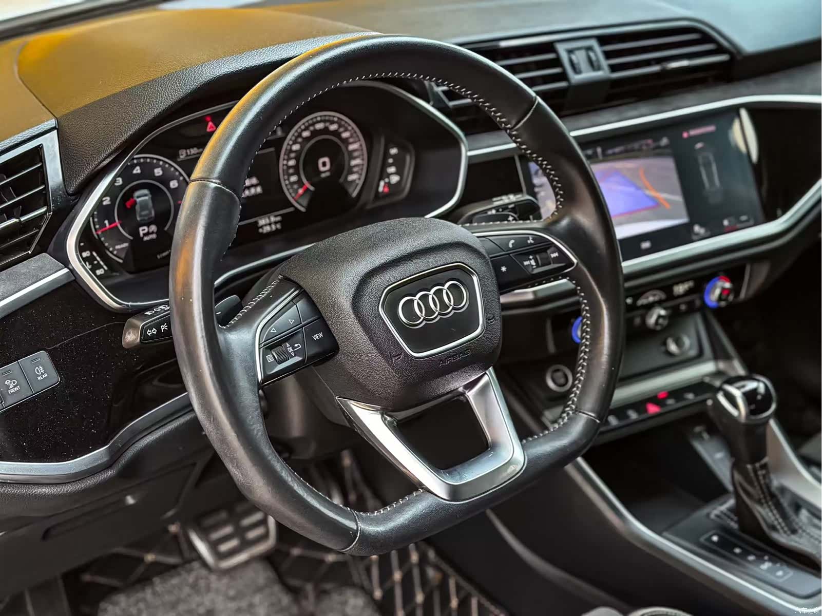 Audi Q3, 2022 4