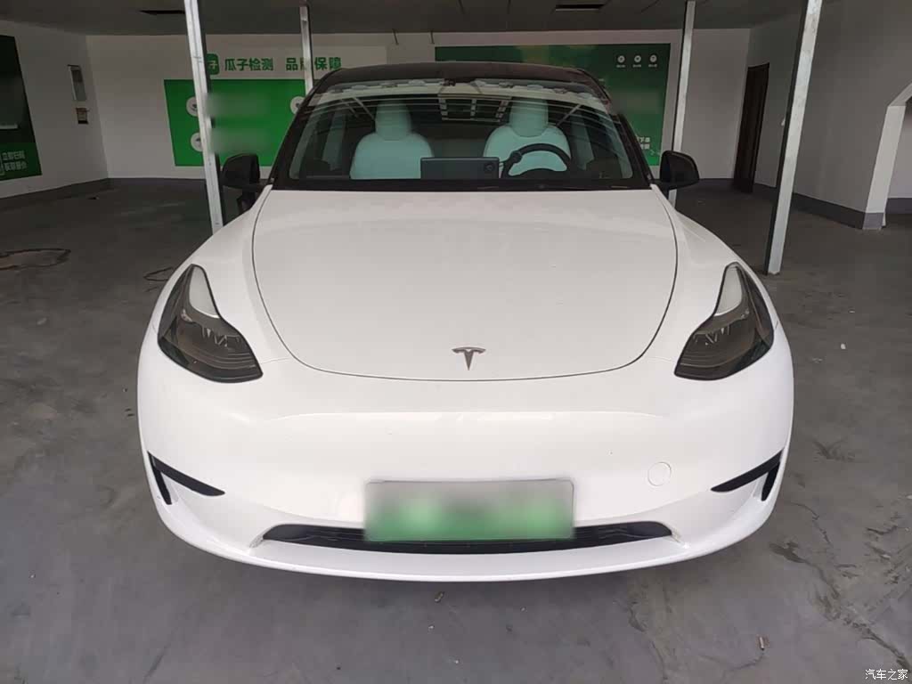 Tesla Model Y, 2022 3